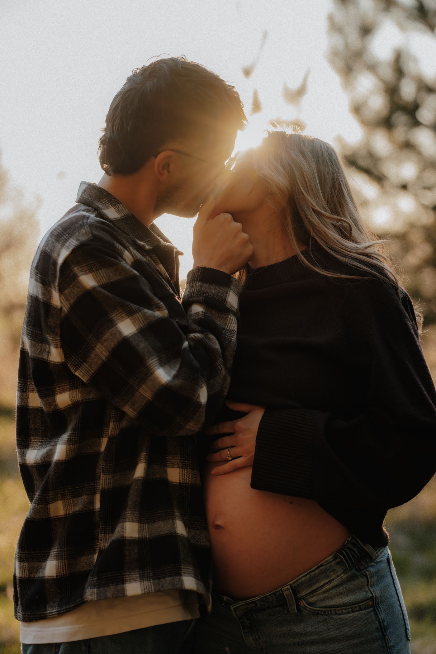 Einblick Babybauch Paar